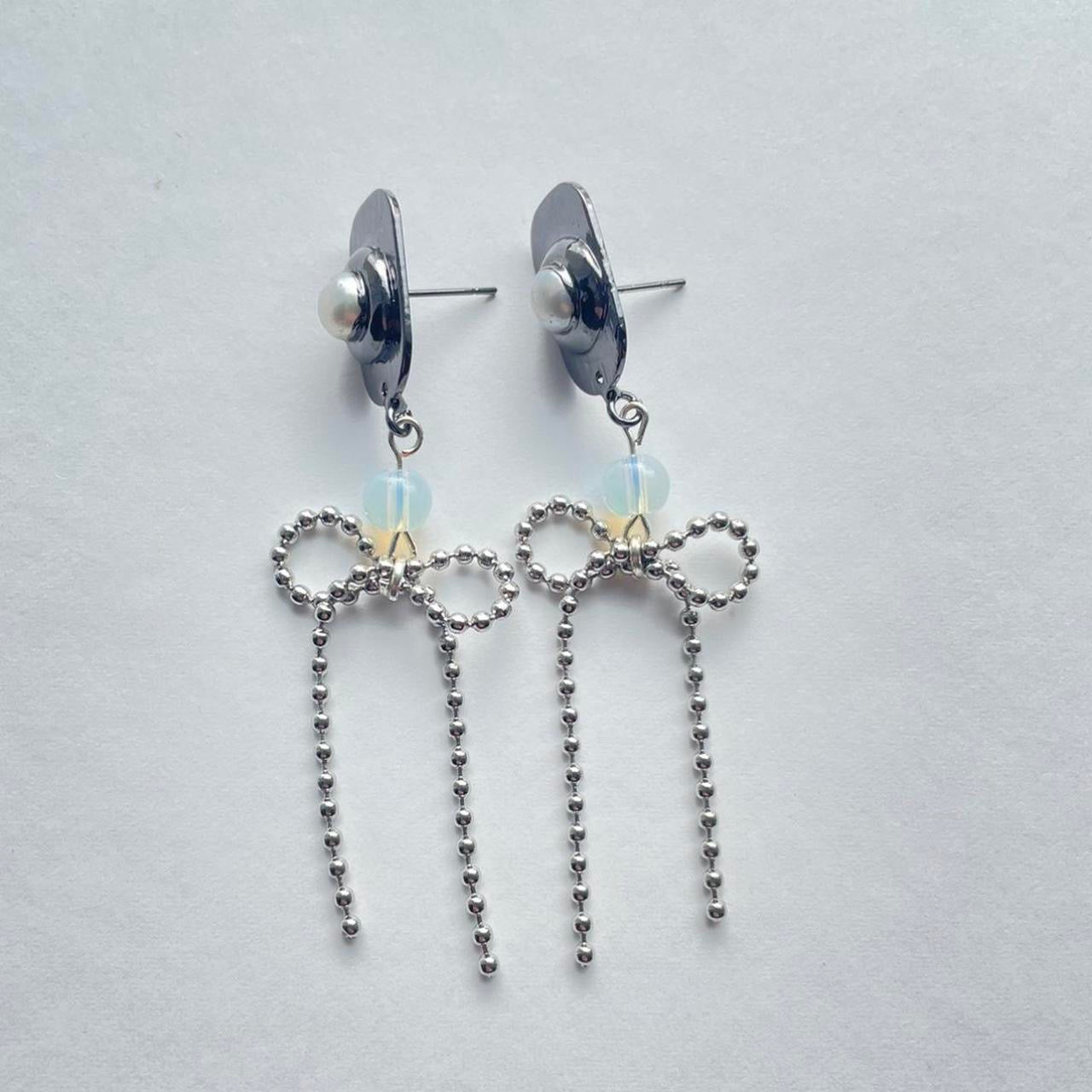 x the bow down earrings ͙͘͡★