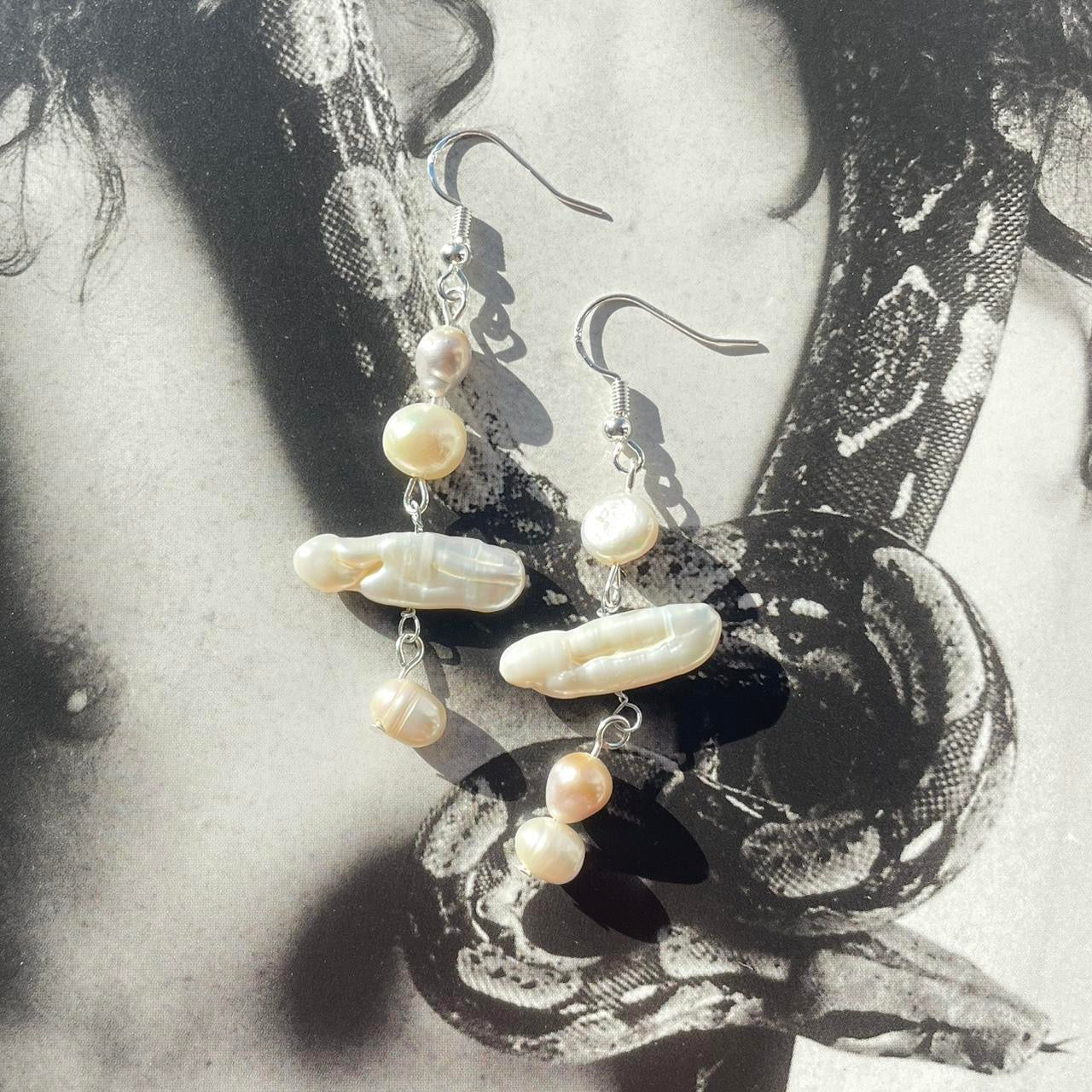 the goblet earrings ●・○・●・○・●