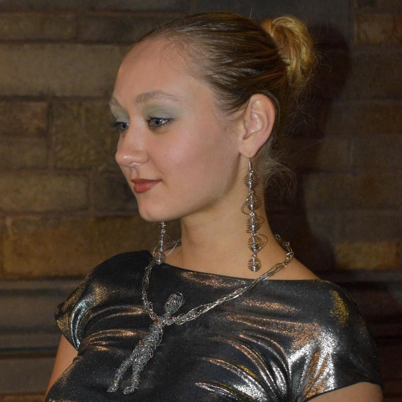 x the unravel earrings ︵‿︵‿︵‿︵