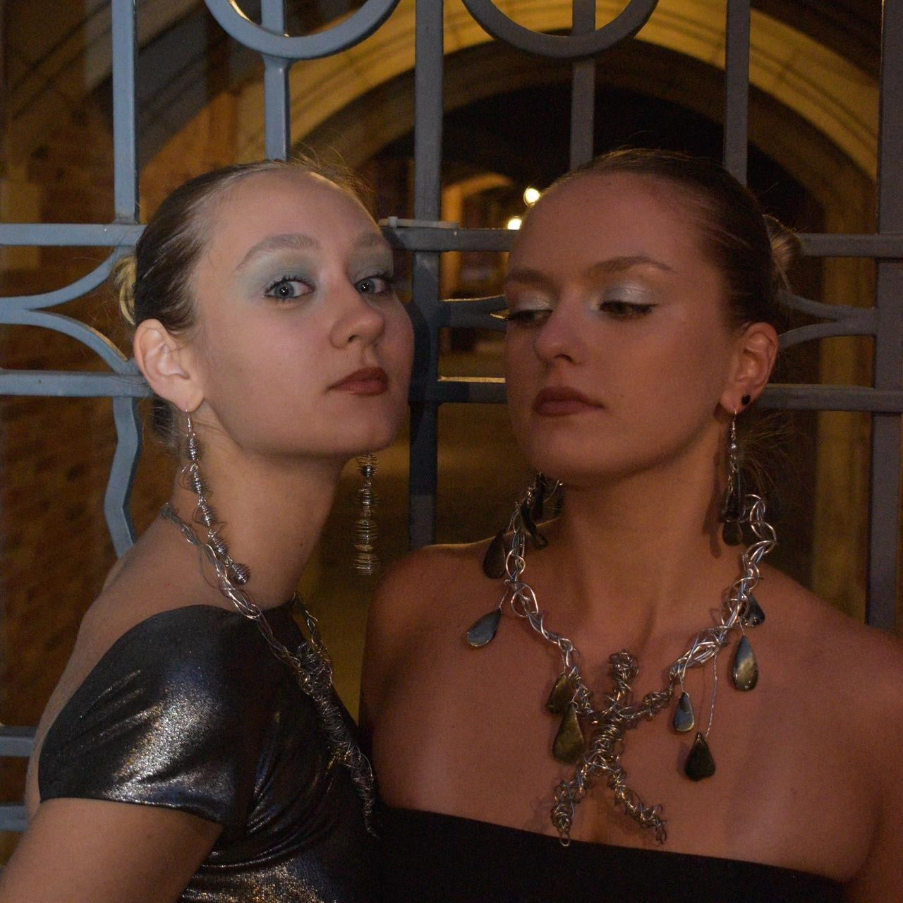 x the unravel earrings ︵‿︵‿︵‿︵