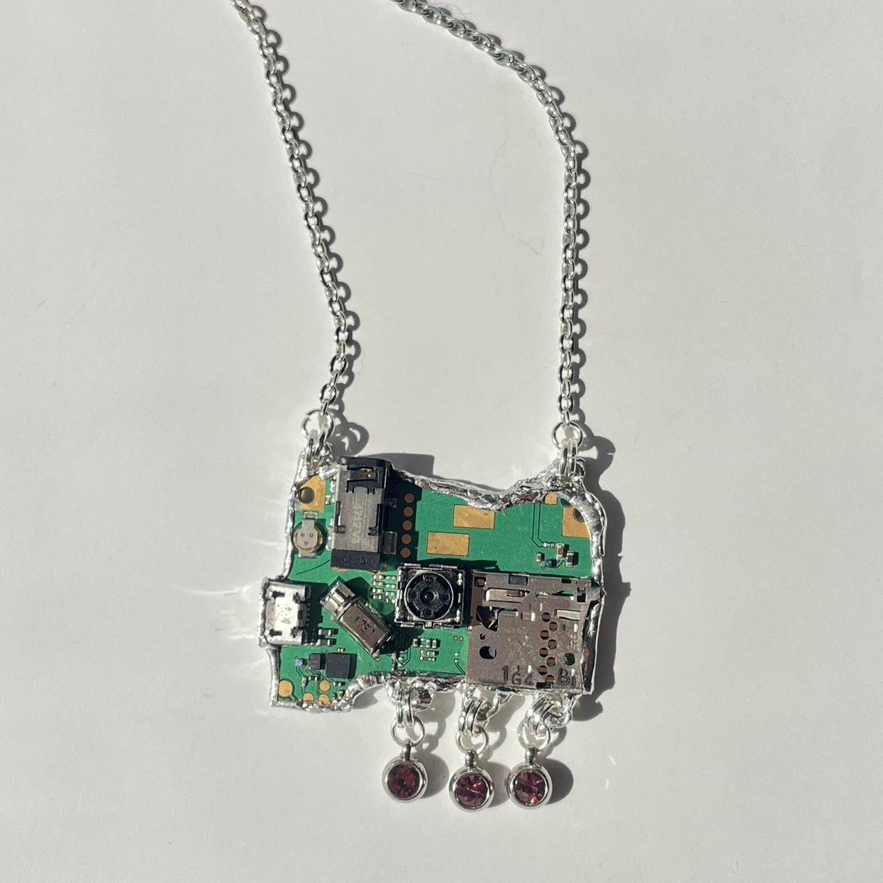 the digital necklace ⋆。°✩