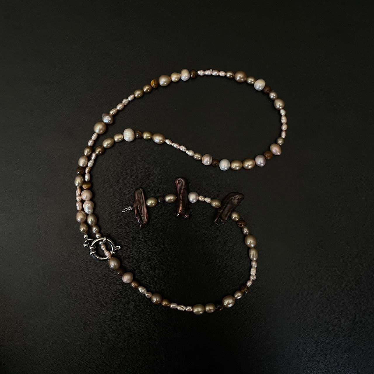 the spiraling necklace・○・●・○・●