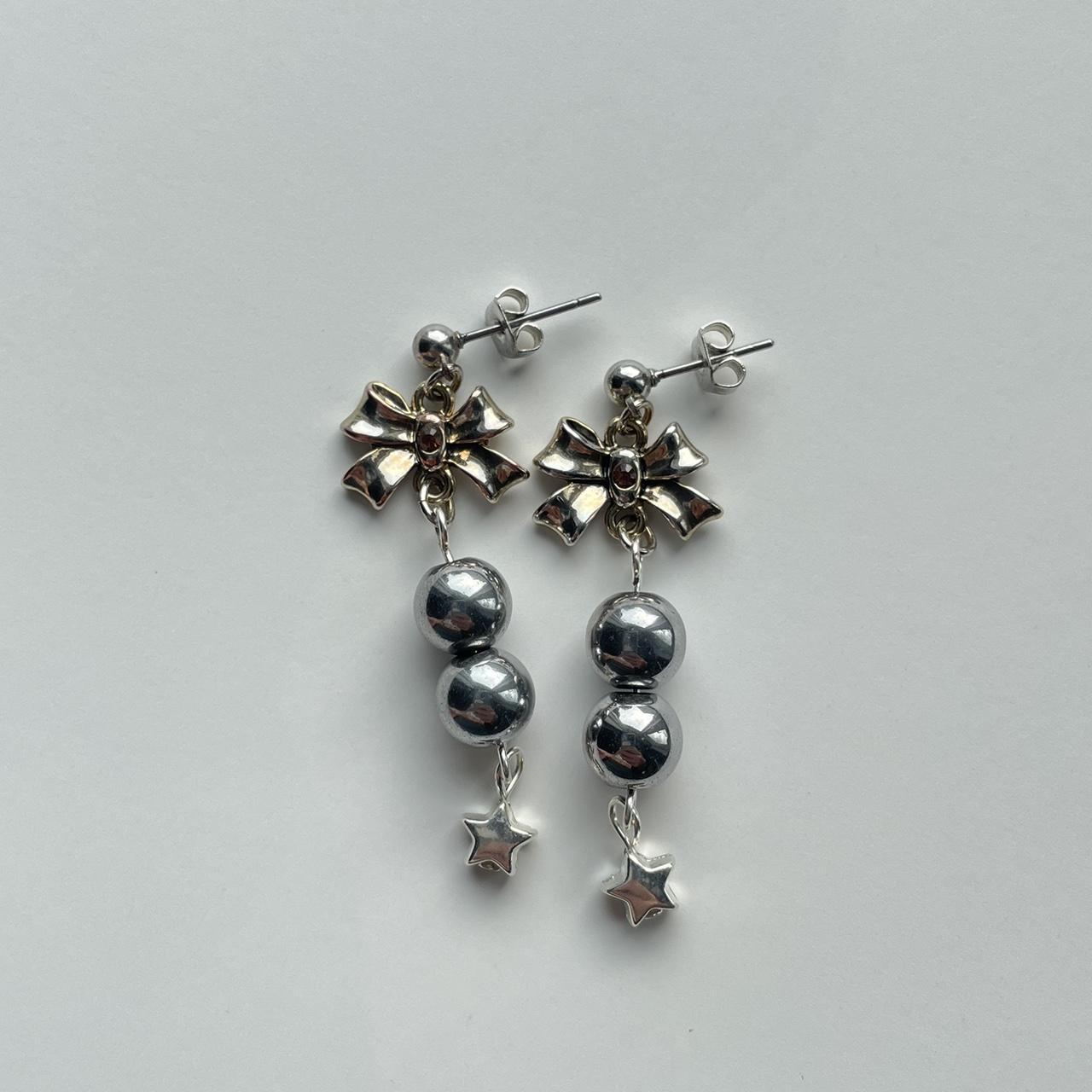 the winter earrings ⋆。𖦹°⭒˚。⋆